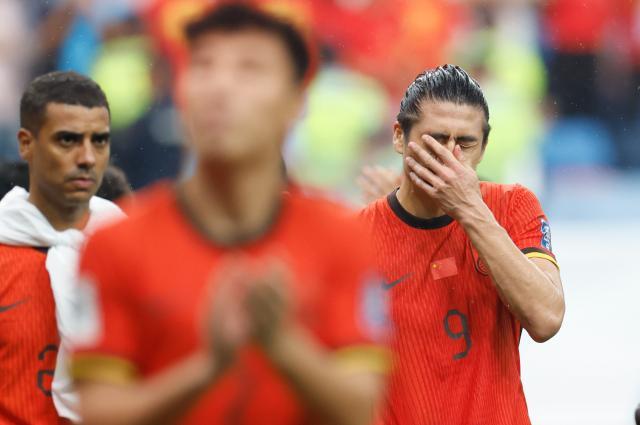 开云官方-“伊”意孤行？是否换帅取决两点 甲乙方均握有利刃