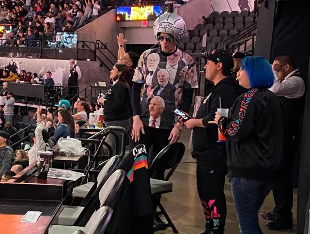 中国体育-【现场】被兴奋和喜悦淹没！见证波波登顶历史第一